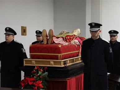 /A/2025/11/Prijenos relikvija/[UŽIVO] Prijenos relikvija bl. Alojzija Stepinca u Krašić (2).JPG